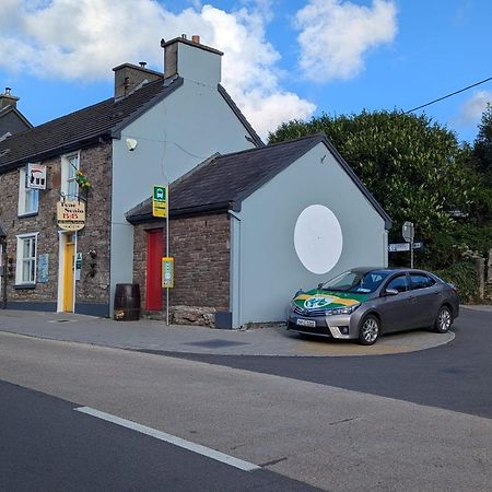 Teac Seain Bar & Bnb Anascaul Exterior foto