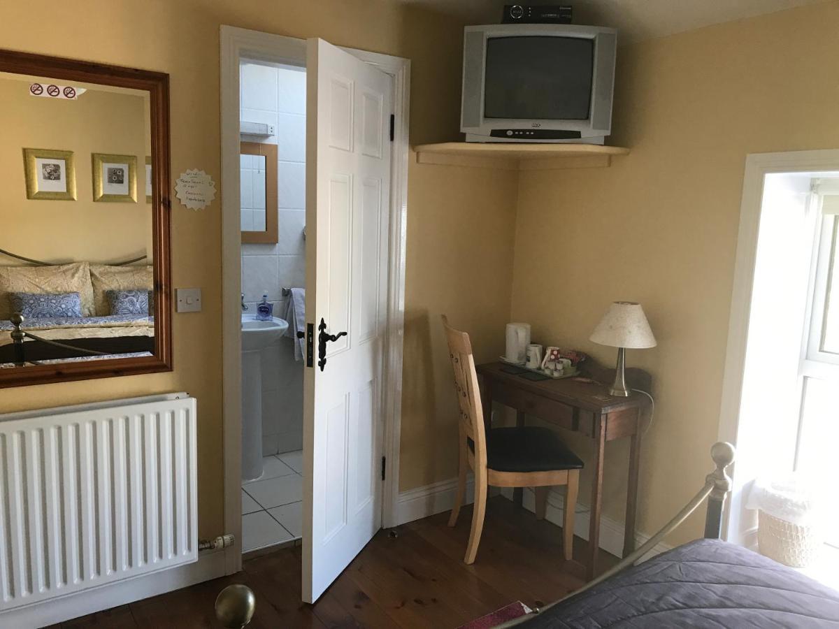 Teac Seain Bar & Bnb Anascaul Exterior foto